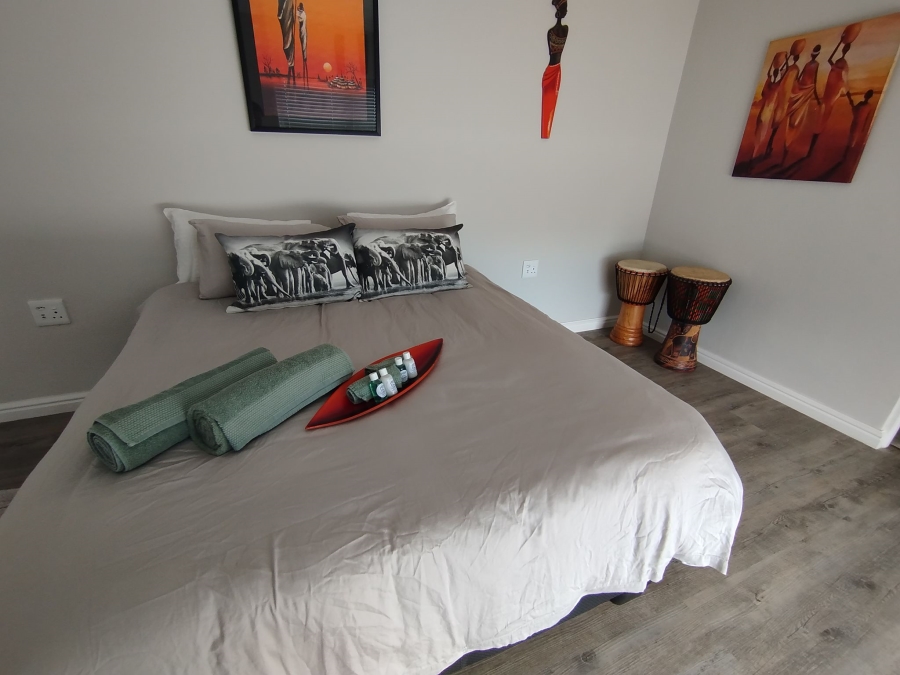 4 Bedroom Property for Sale in Hoogland Western Cape